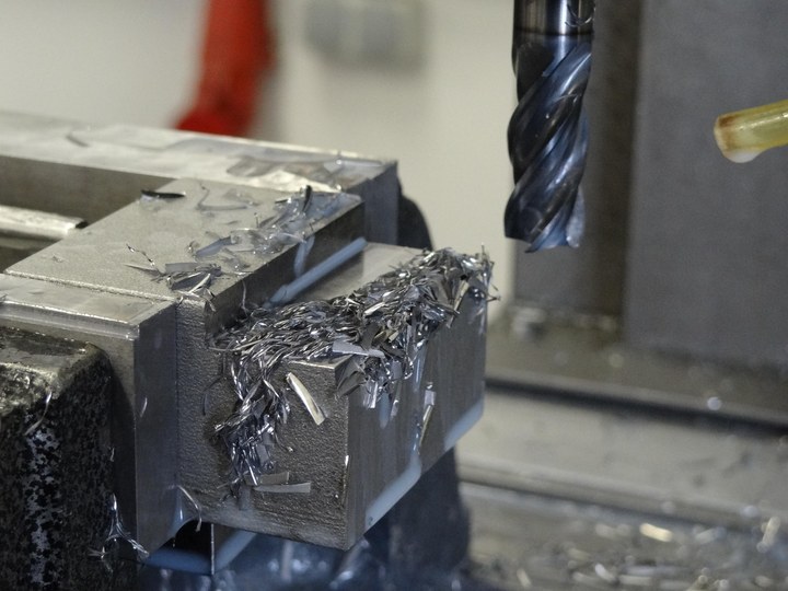 Fresa CNC en proceso